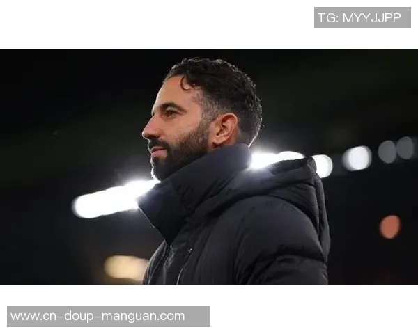 每体：曼联已询价莱万参加抢夺，波兰前锋才能获阿莫林认可