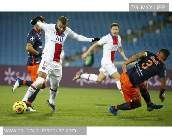 法甲121年老店6连败！400名球迷怒了：深夜11点围堵球队 毒打球员